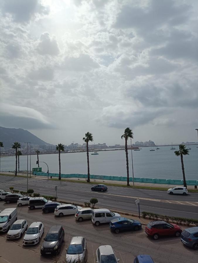 Апартаменти Vistas A 3 Paises Y 2 Continentes 1º Linea De Playa A 5 Minutos De Gibraltar Ла-Лінеа-де-ла-Консепсьйон Екстер'єр фото