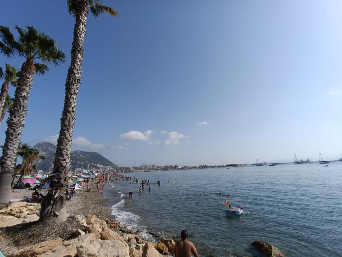 Апартаменти Vistas A 3 Paises Y 2 Continentes 1º Linea De Playa A 5 Minutos De Gibraltar Ла-Лінеа-де-ла-Консепсьйон Екстер'єр фото